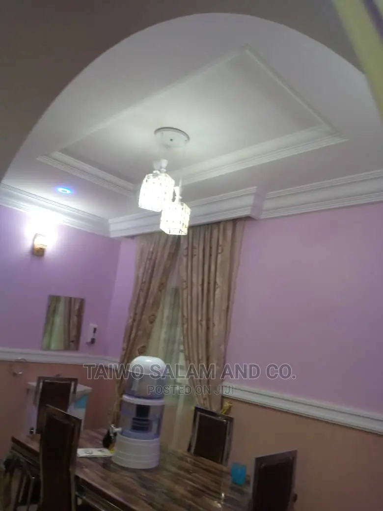 5bdrm Duplex in Oluyole Estate, Akobo for Sale