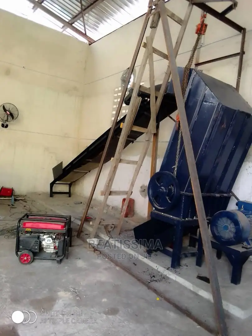 Plastic Crusher Machine