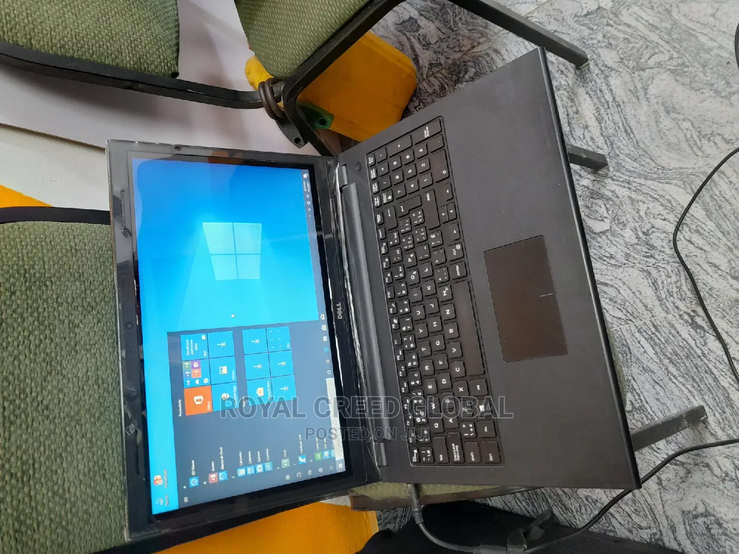 Laptop Dell Inspiron 15 8GB AMD HDD 500GB