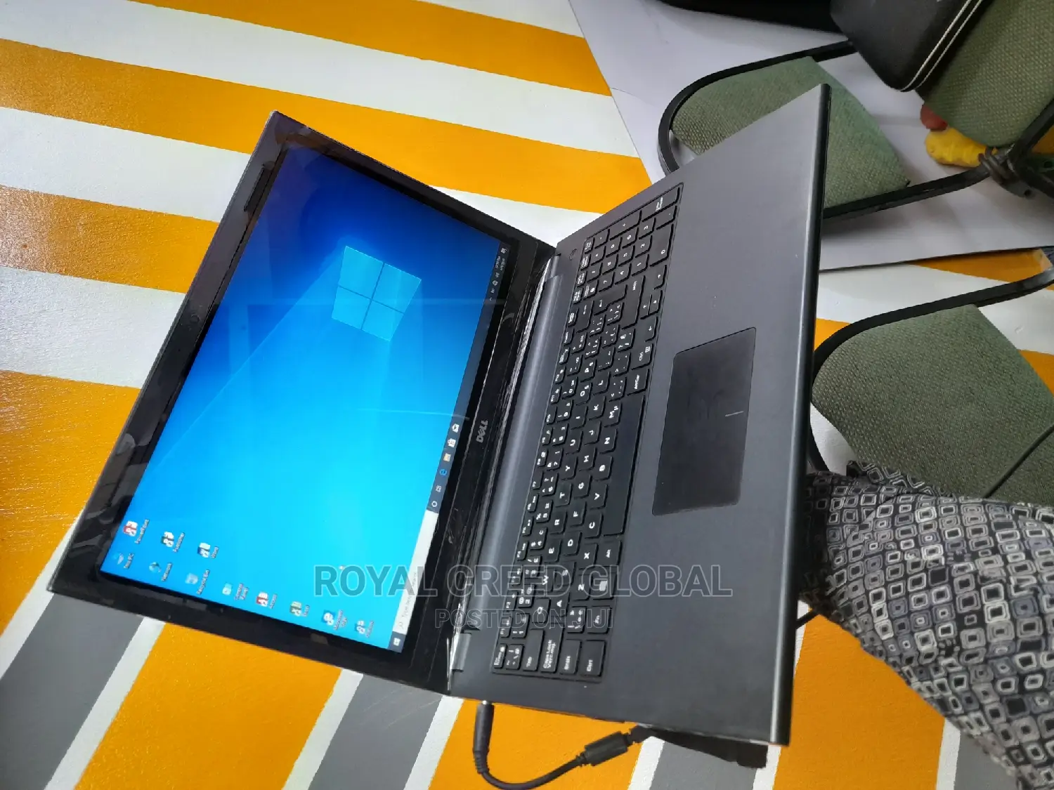 Laptop Dell Inspiron 15 8GB AMD HDD 500GB