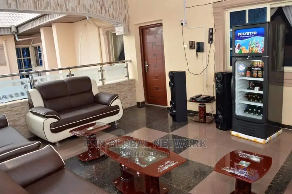 20 Rooms Functional Hotel