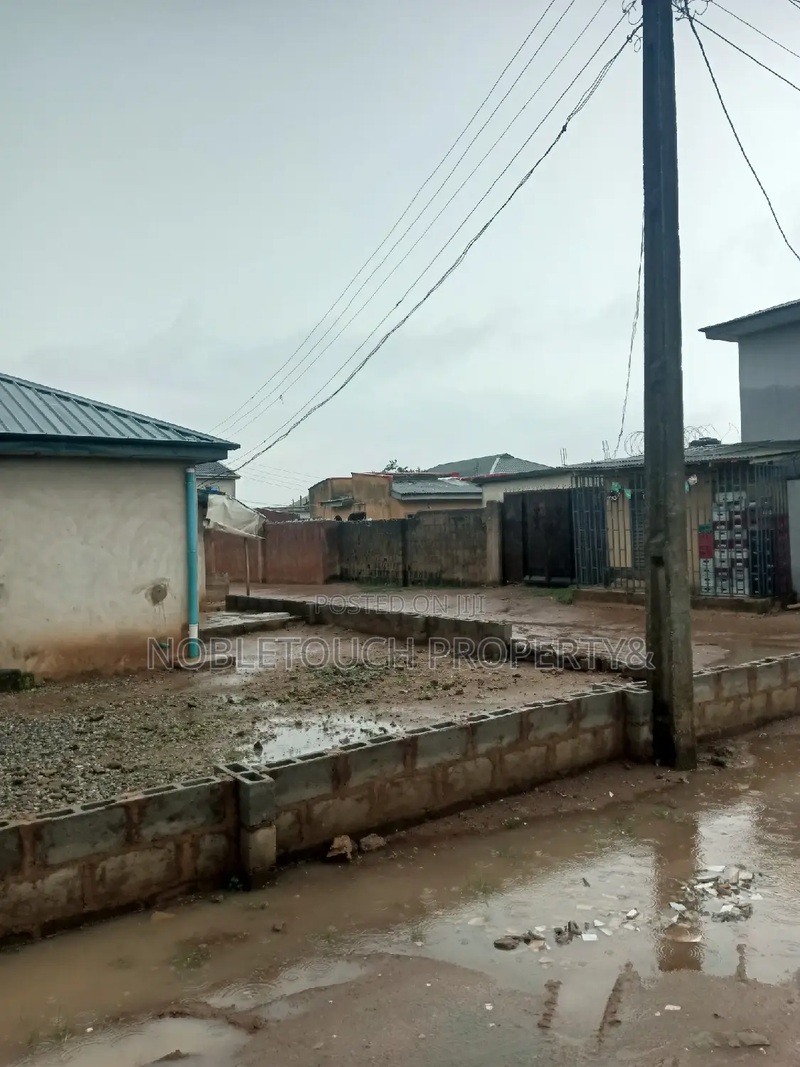 Furnished 1bdrm Block of Flats in Igando Lagos, Governors Road for sale