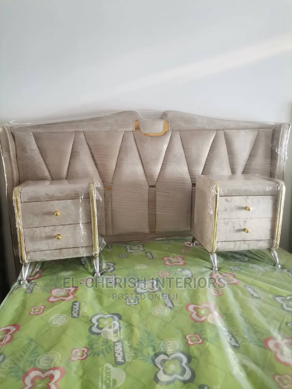 Royal Bae Bed