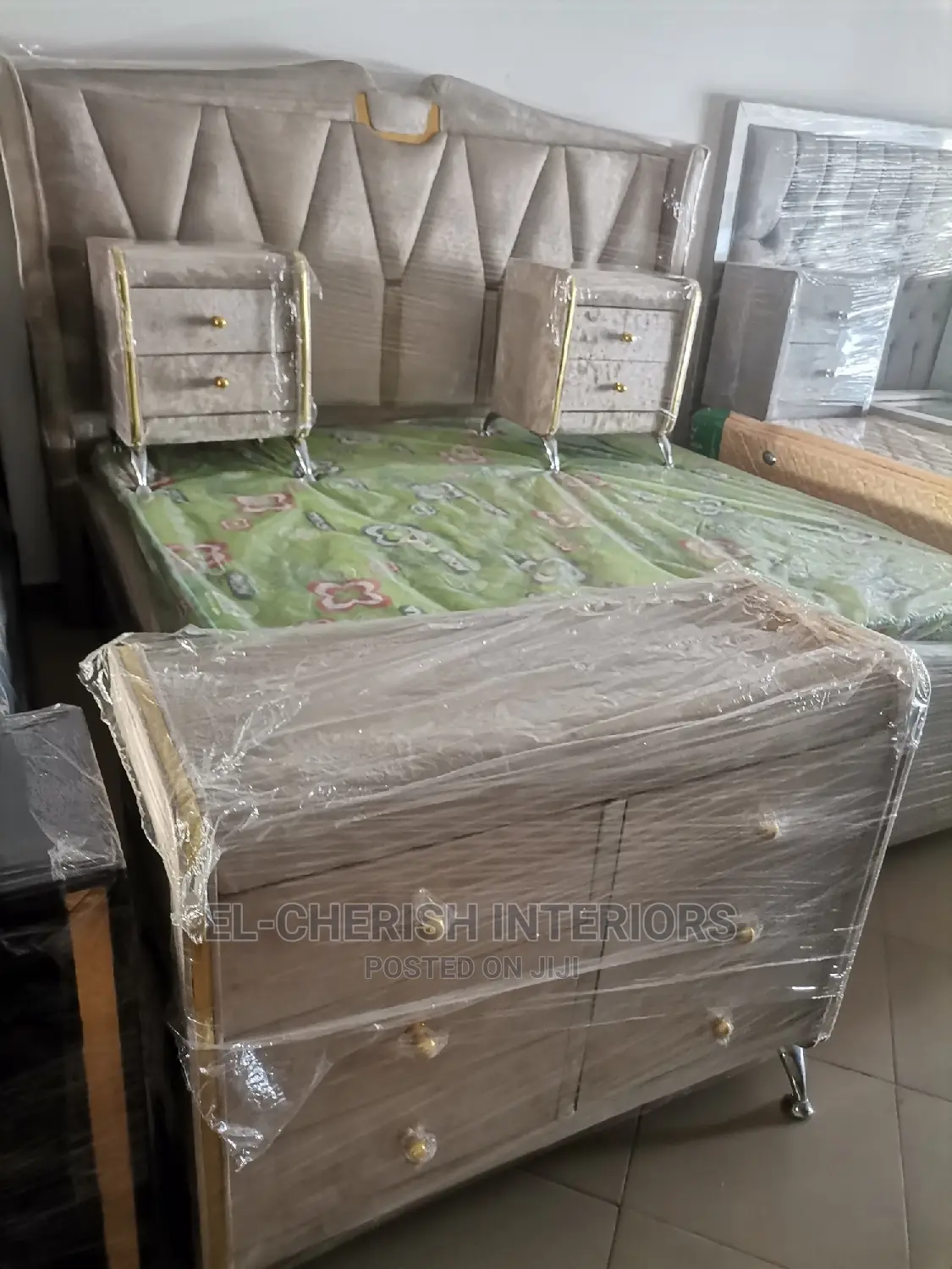 Royal Bae Bed