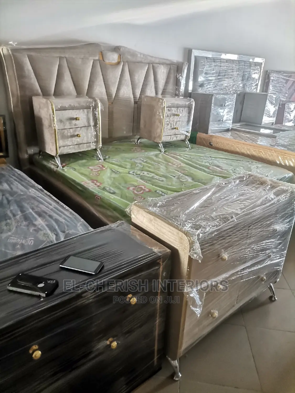 Royal Bae Bed