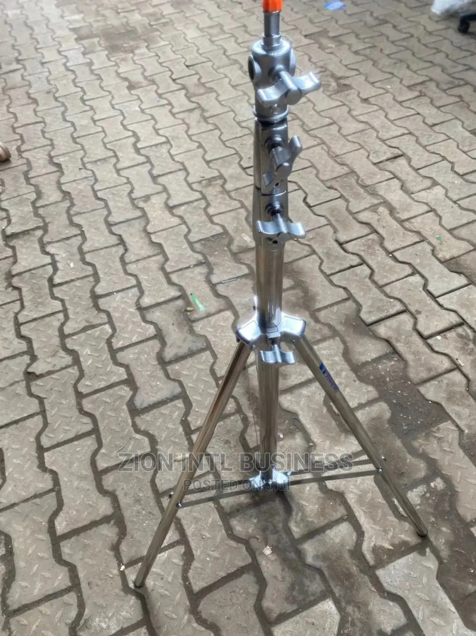 Light Stand Big Size Sliver Color Very Strong and Reliable