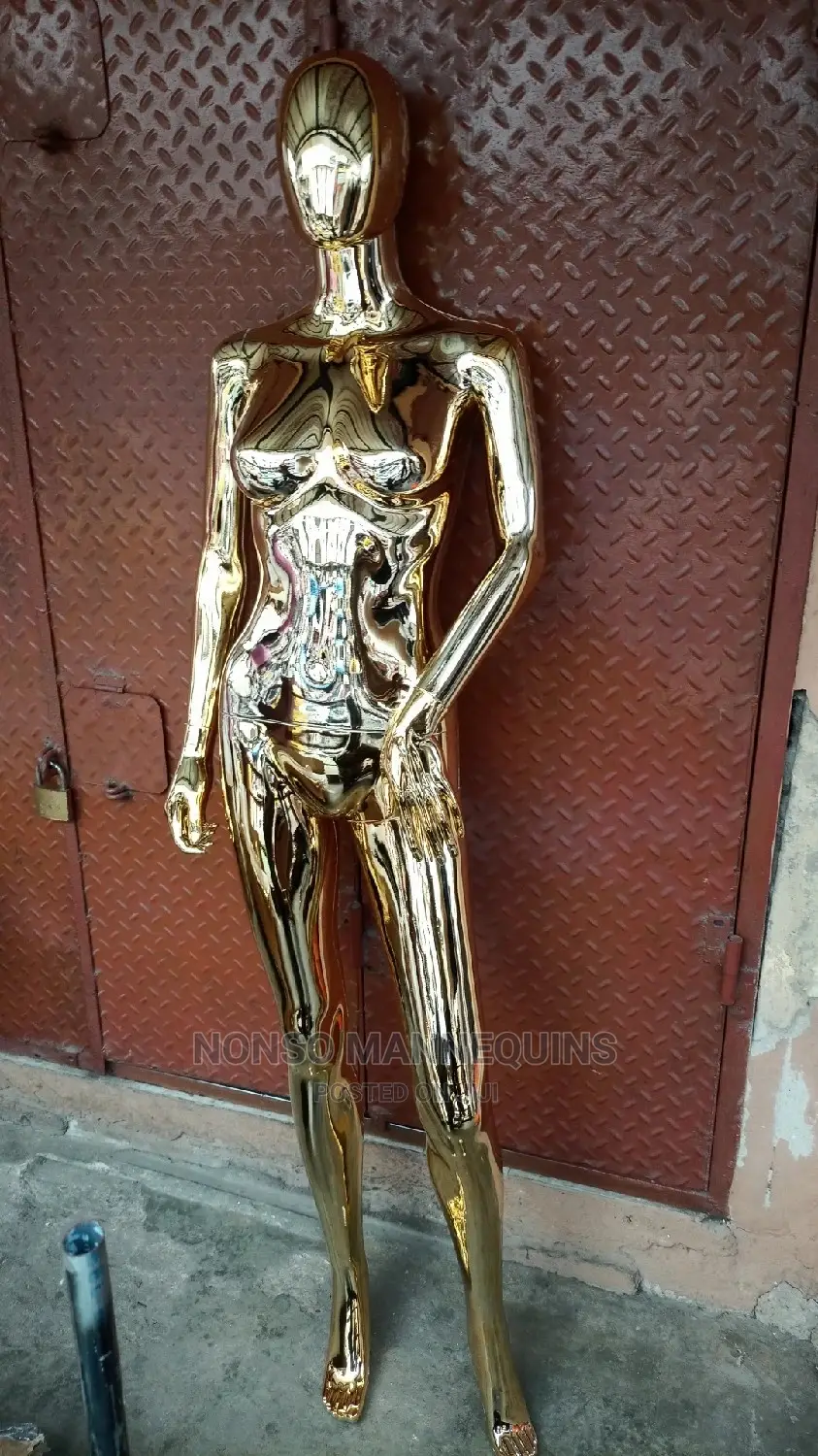 Size 8 Gold Female Faceless Mannequin With Shakara Hands