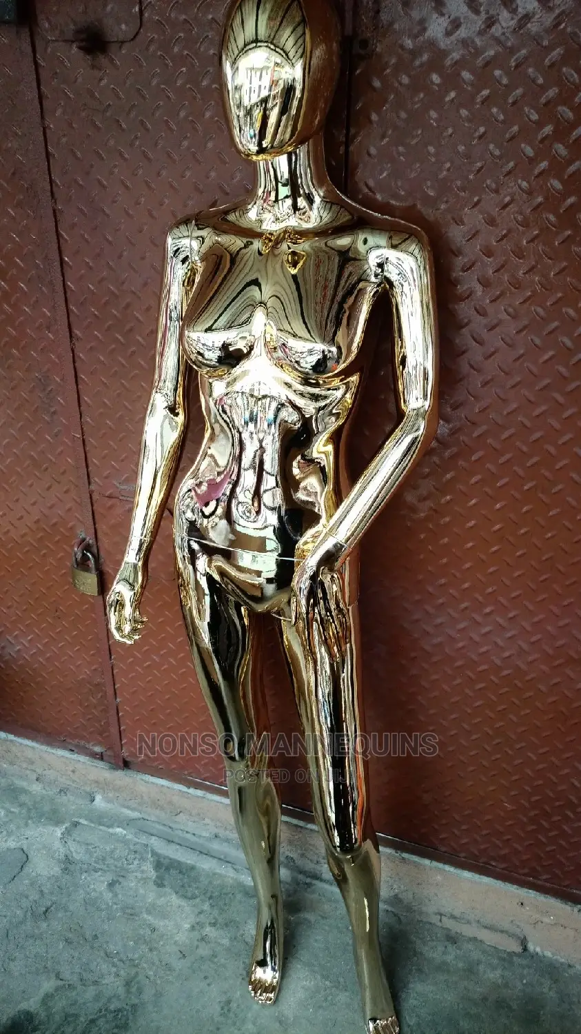 Size 8 Gold Female Faceless Mannequin With Shakara Hands