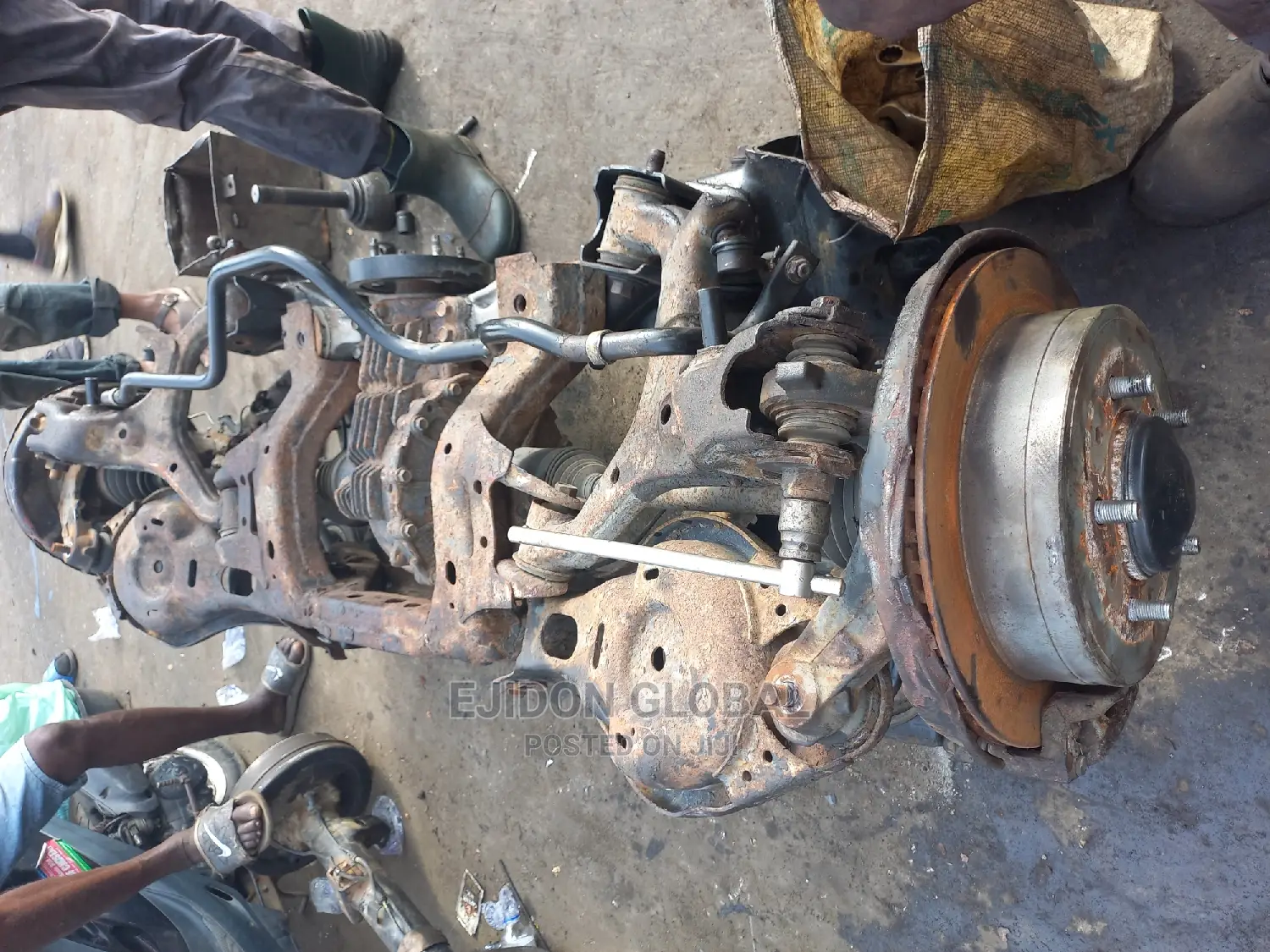 Complete Back Axle Toyota Sequoia Tundra 2010 2012 2014 2017