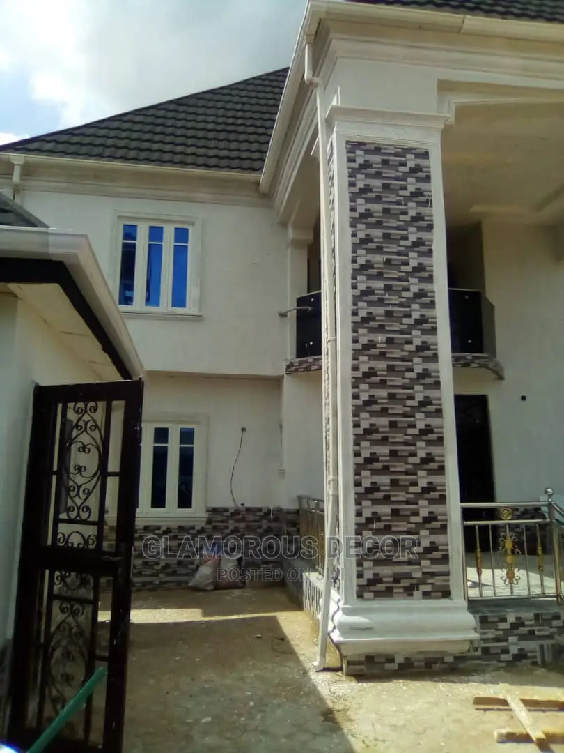 Proffesional Wall Screeding/Executive House Paintings