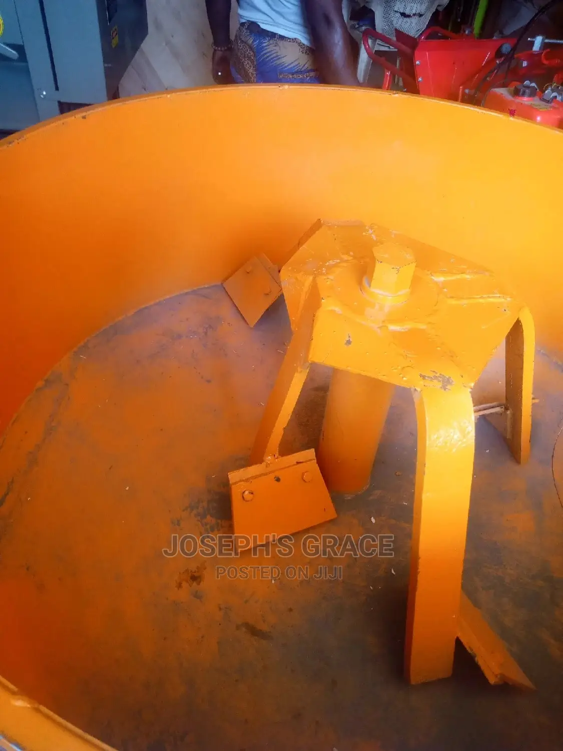 Concrete Pan Mixer Tank.