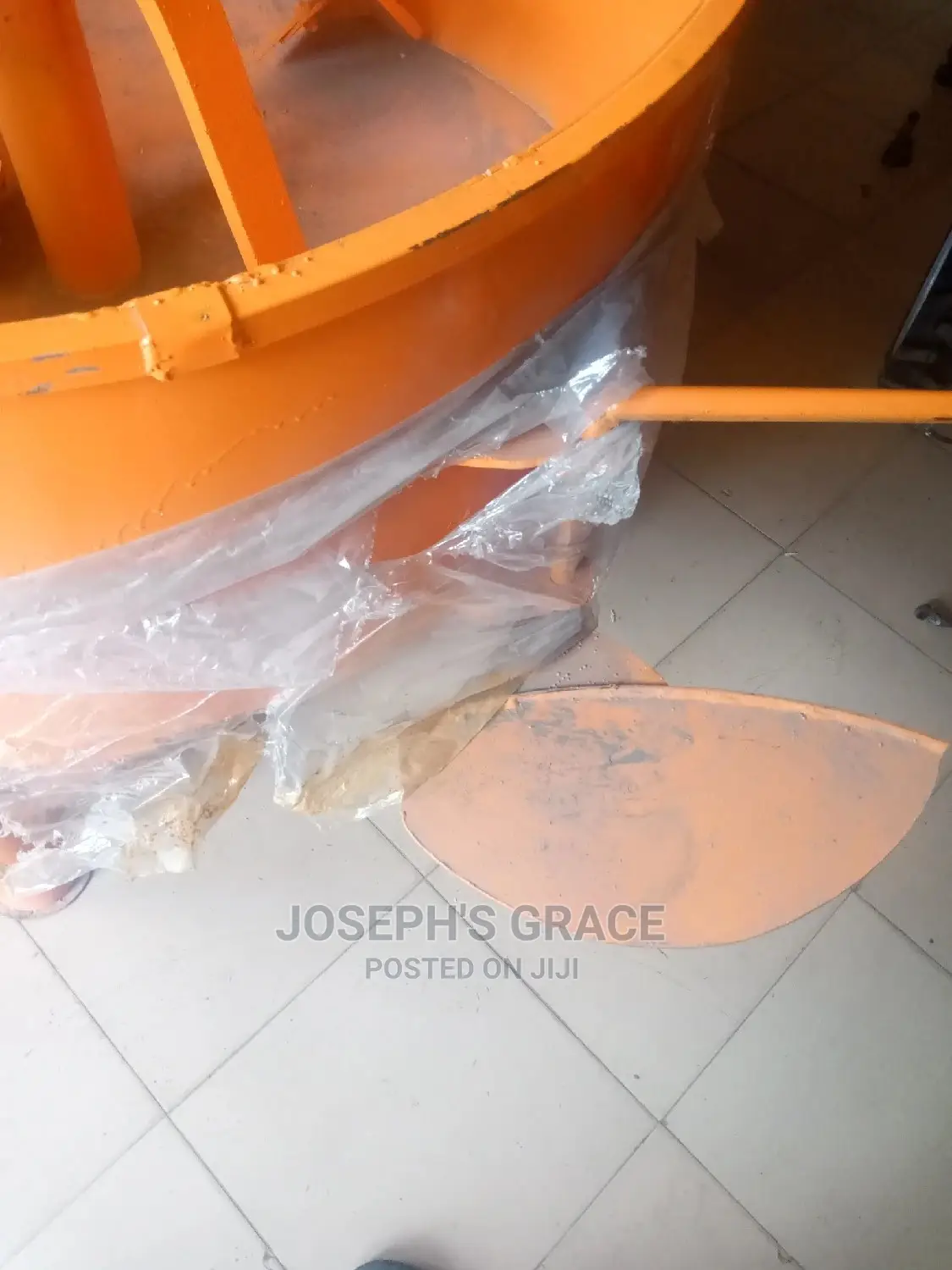 Concrete Pan Mixer Tank.