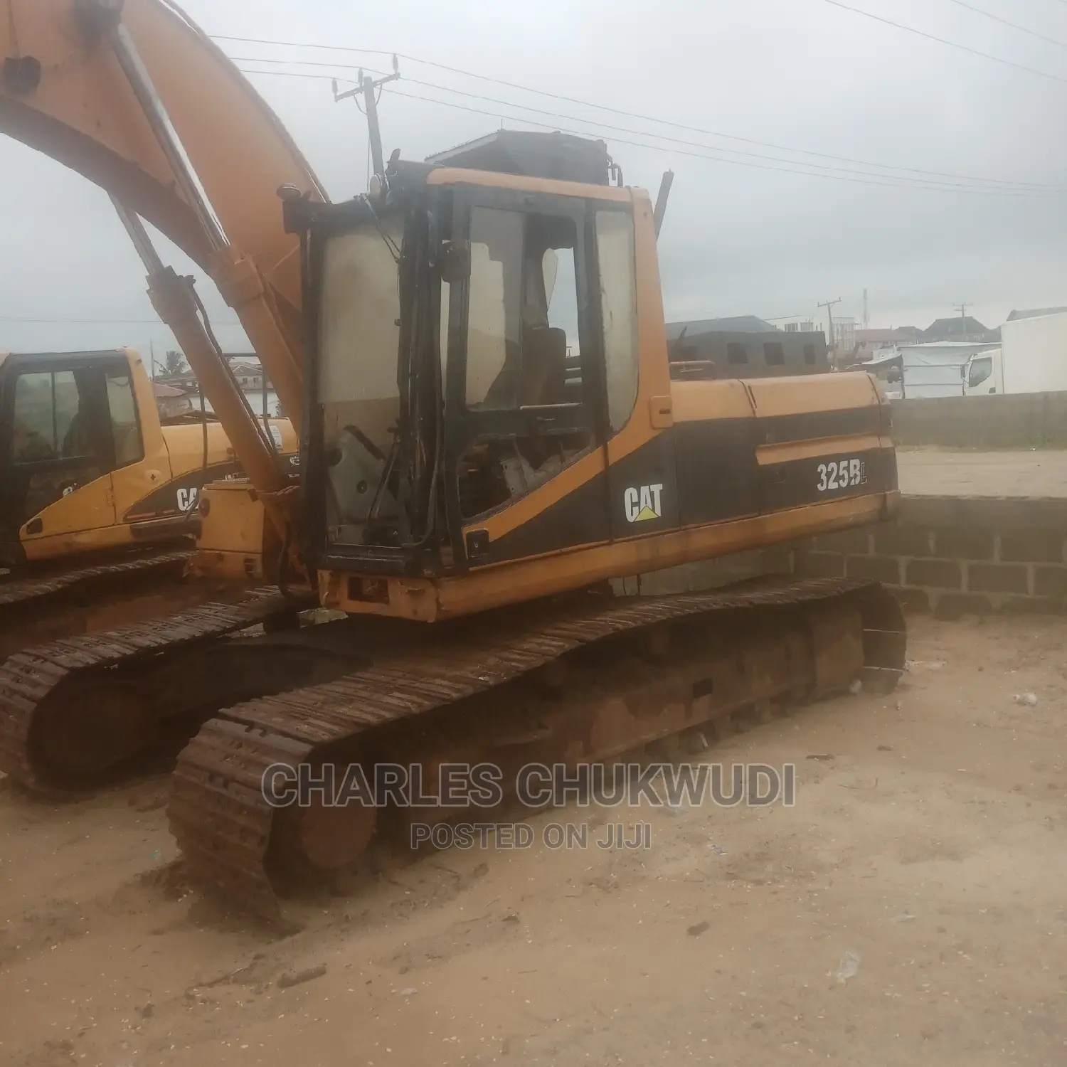 325bl Excavator Nigerian Used