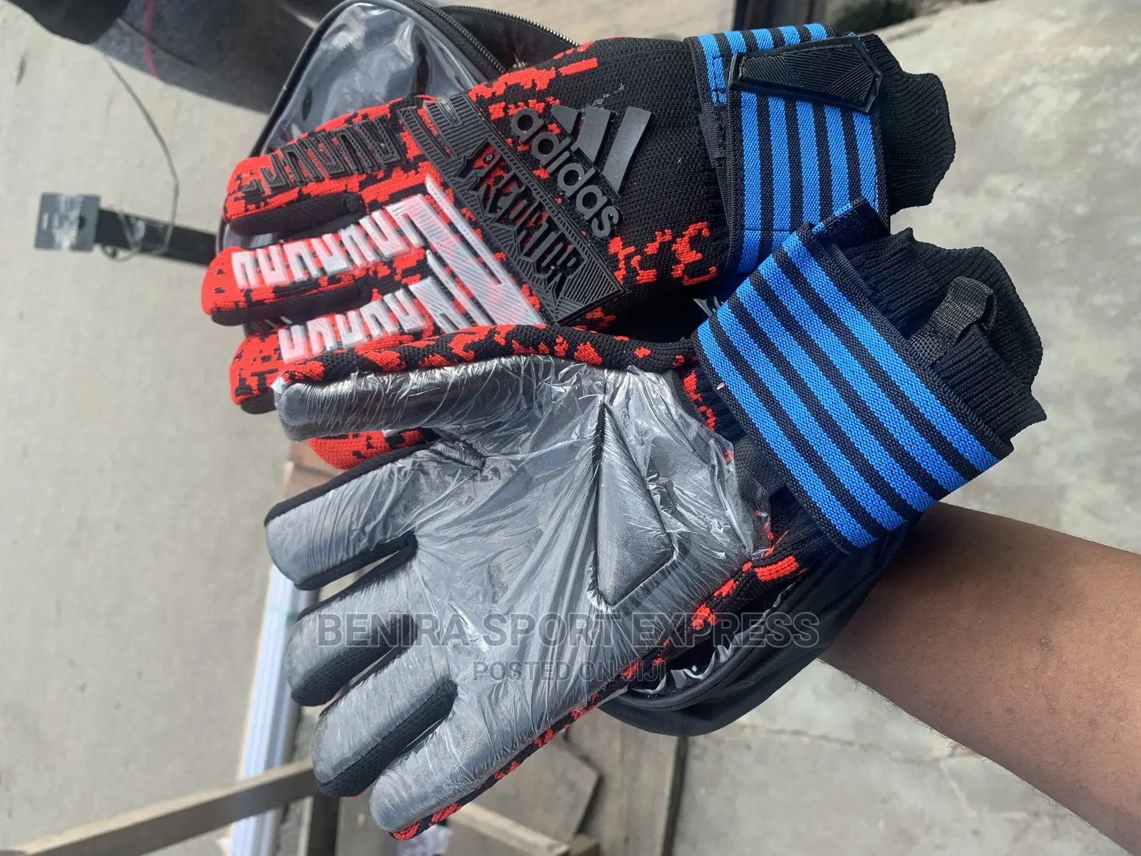 PRO GOALKEEPERS GLOVES ( Adidas )