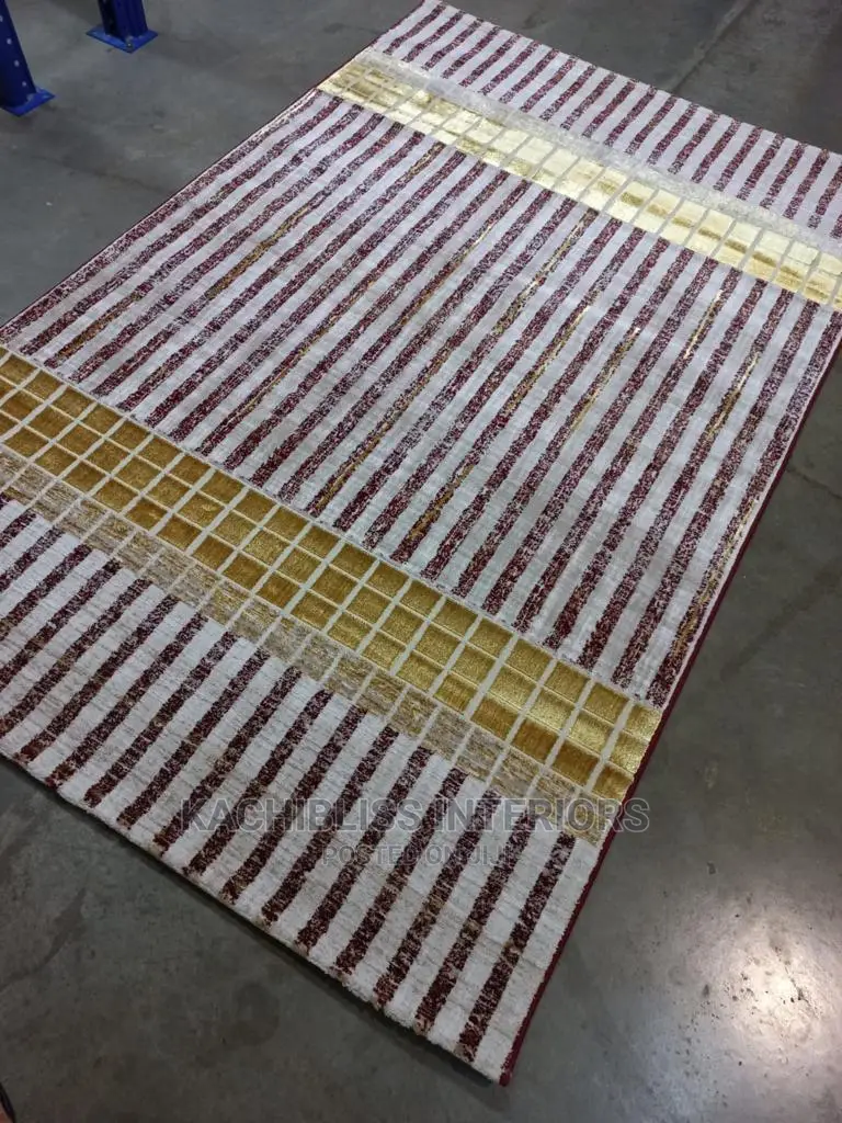High Quality Designer Fluffy Super Soft Center Rug.